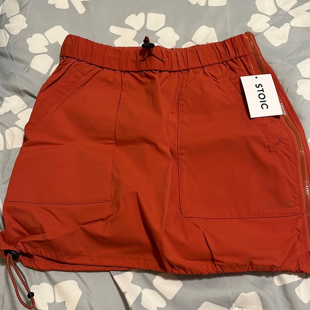 Stoic Desert Skirt; Hot Sauce